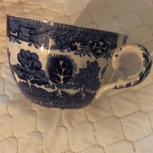 Vintage Blue Willow tea cups